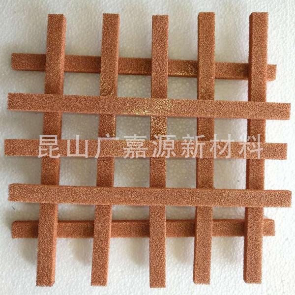 泡沫銅作為電解回收含銅廢水的電極材料使用，也具有非常廣闊的前景。